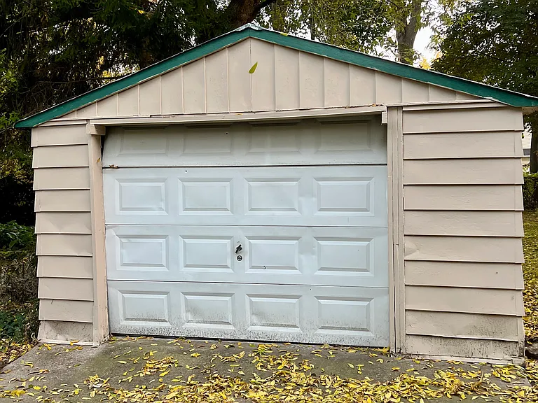 423 Cottage St — Photo 36