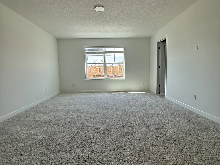 1071 Anmeadle Row — Photo 9