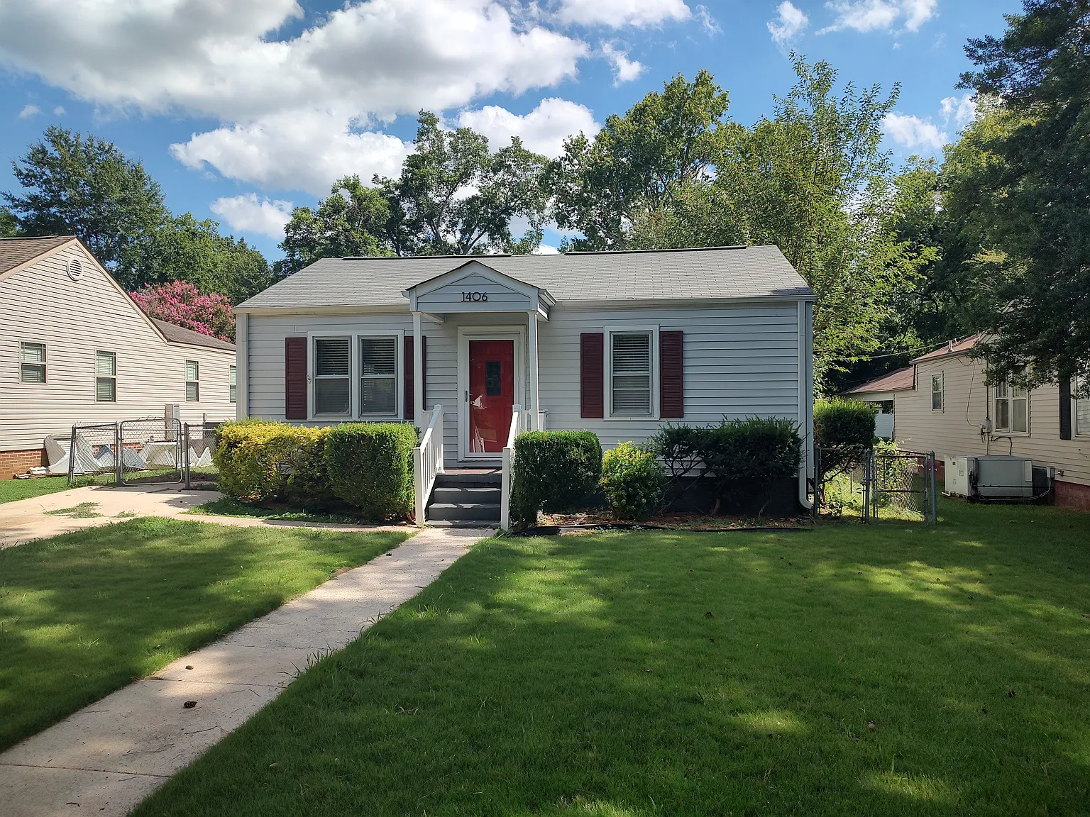 1406 Wellman Ave NE — Photo 1
