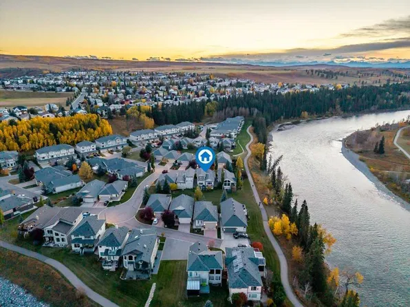 312 W Crawford Close, Cochrane, AB T4C 2G6