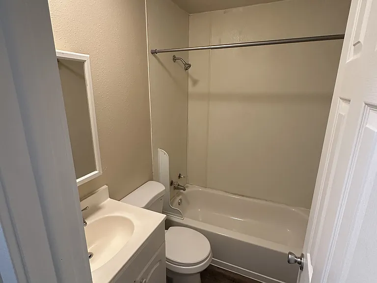 1714 Stover St #2E — Photo 10