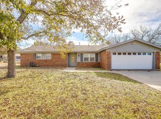 1004 Miller Dr, Mineral Wells, TX 76067