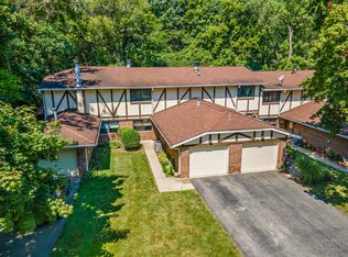5328 Newport Dr, Lisle, IL