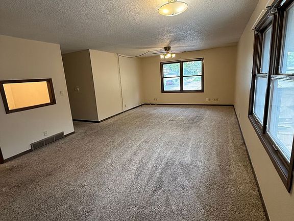 2nd image of 812 N 7th St APT 5