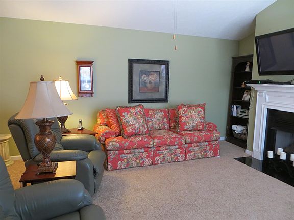 5th image of 395 Devon Chase Hl Unit 4503