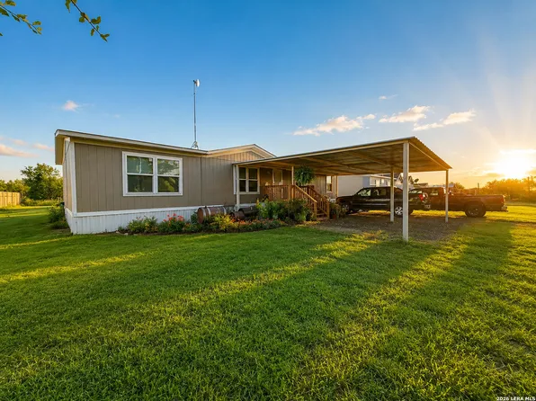 137 Viridian View, Pleasanton, TX 78064