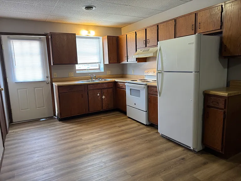 24 Locust St Apt 3 - Kitchen