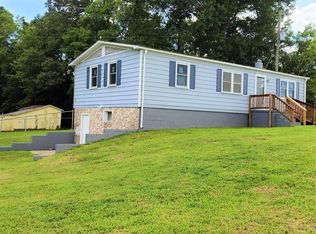 11564 Robinson Ferry Rd, Brodnax, VA 23920