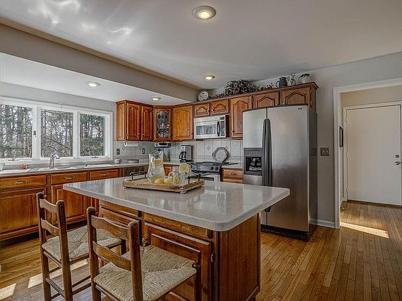 5th image of 35 Hidden Creek Dr