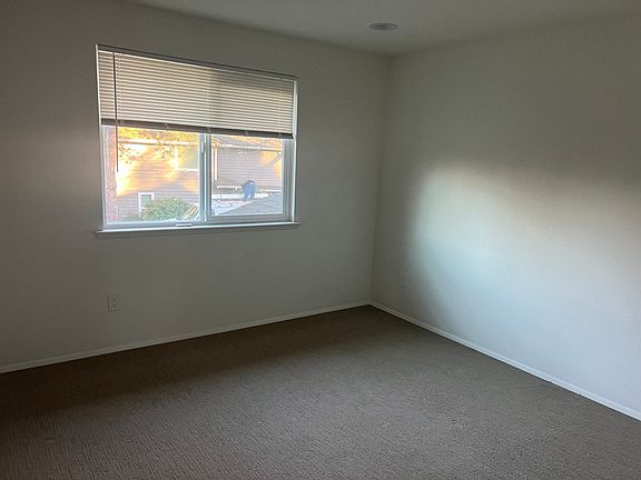 3rd image of 4019 159th Ave NE #27B