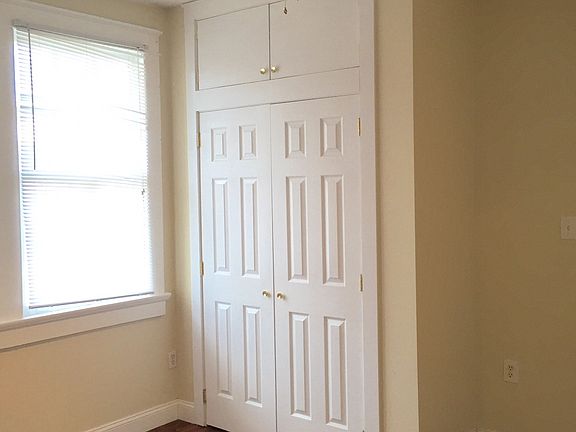 3rd image of 5033 Magnolia St