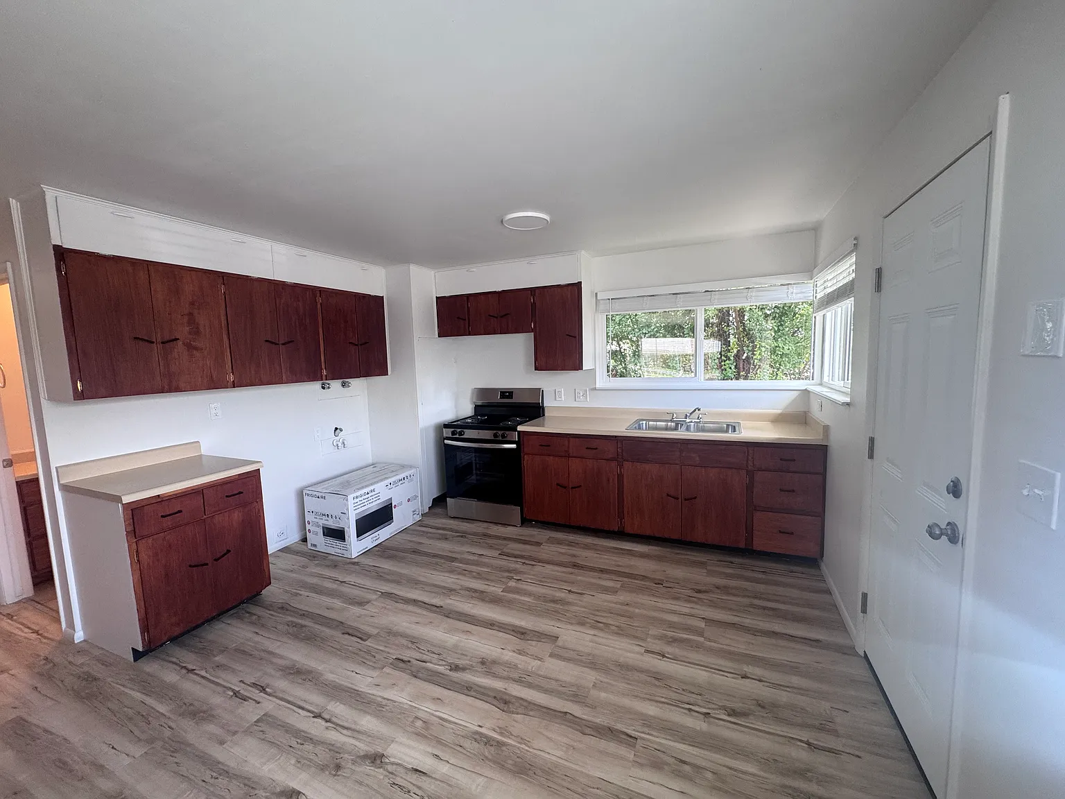 2 bed, 960 sqft, $1,600 — Photo 4
