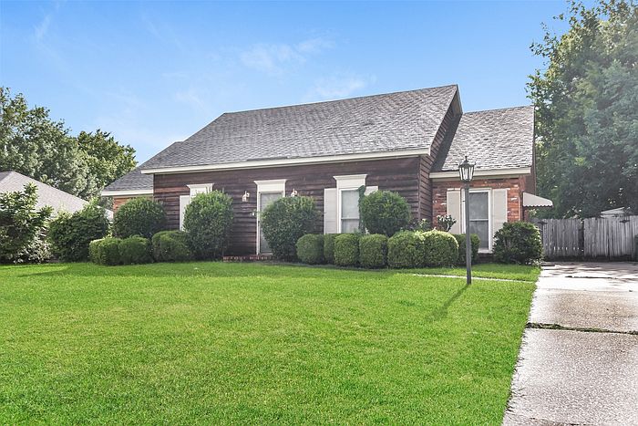 2nd image of 2640 Crossgate Trl