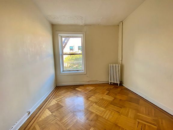 5th image of 552 Lincoln Pl APT S