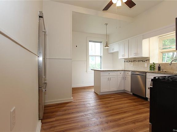 Spacious eat-in kitchen