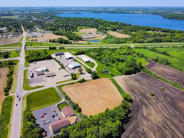 L3 Oasis Ln, Lake Mills, WI 53551
