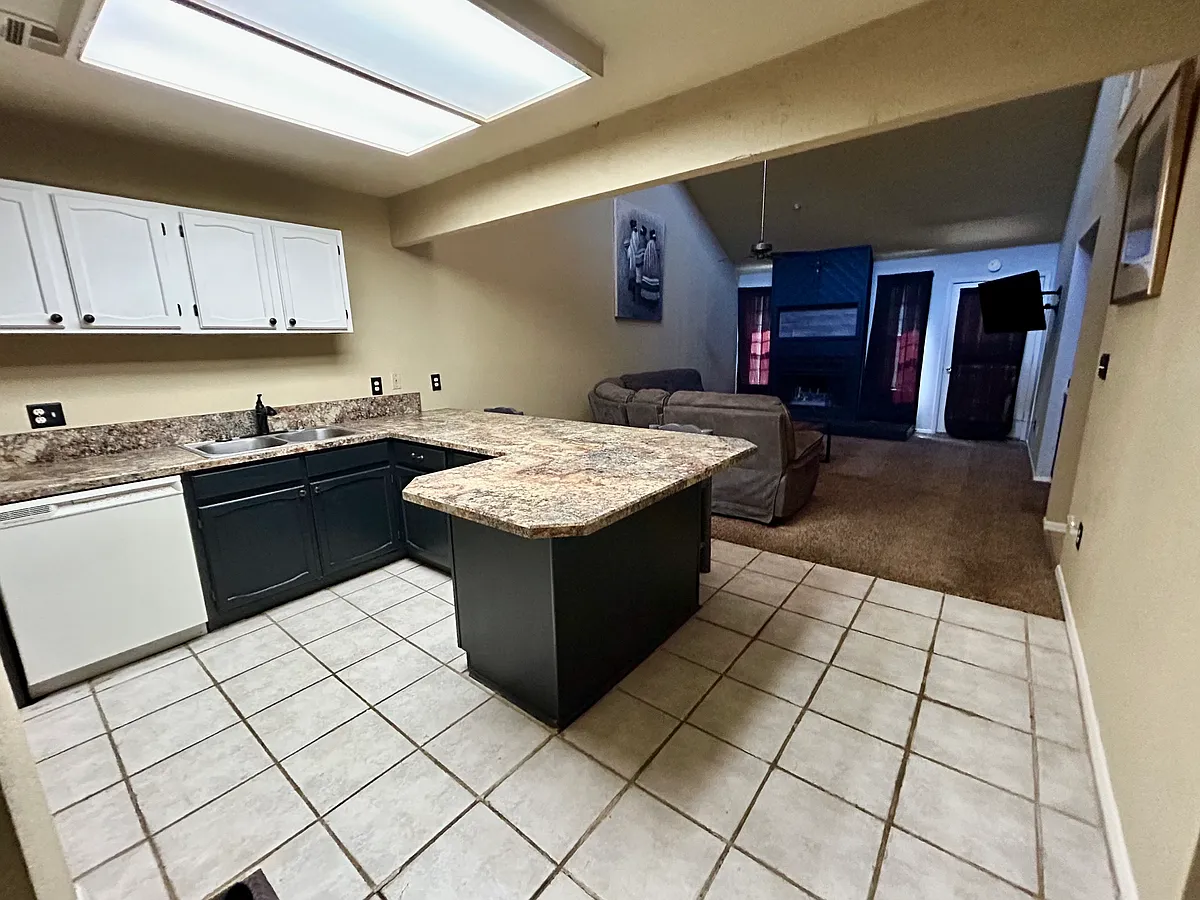 Building Photo - 1230 Mechem Dr #23