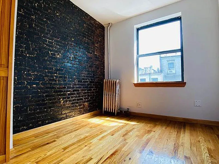 540 E 5th St #16 — Photo 8