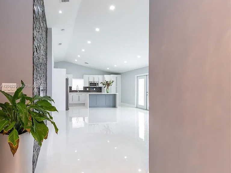 14003 SW 147th Ct — Photo 2