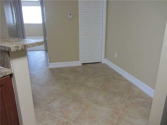 4th image of 3410 Pinewalk Dr N APT 817