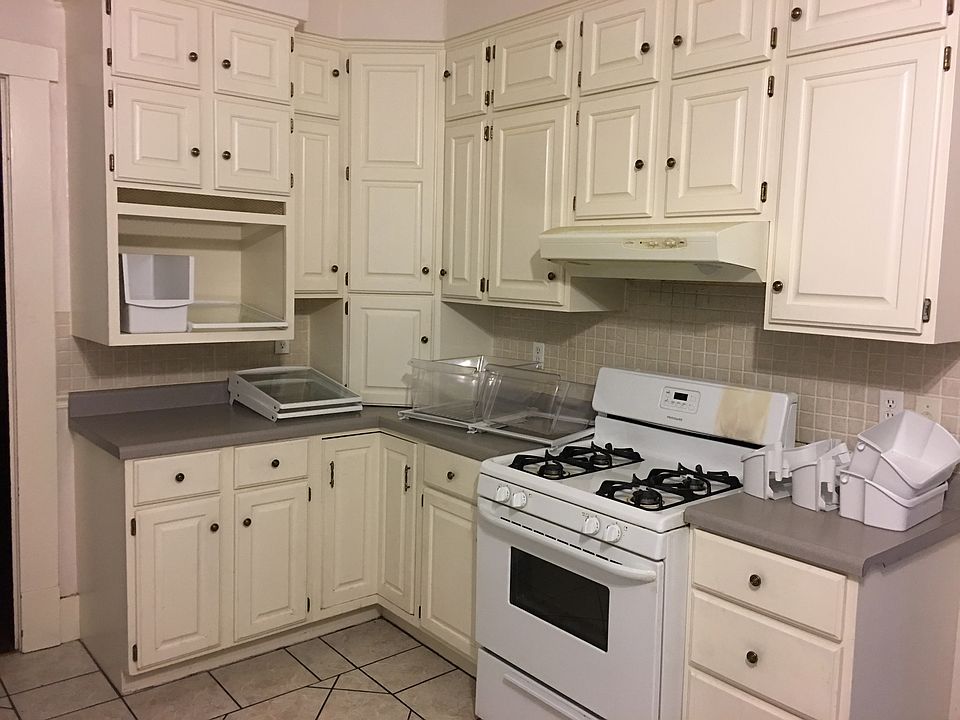 2nd image of 614 Church St N