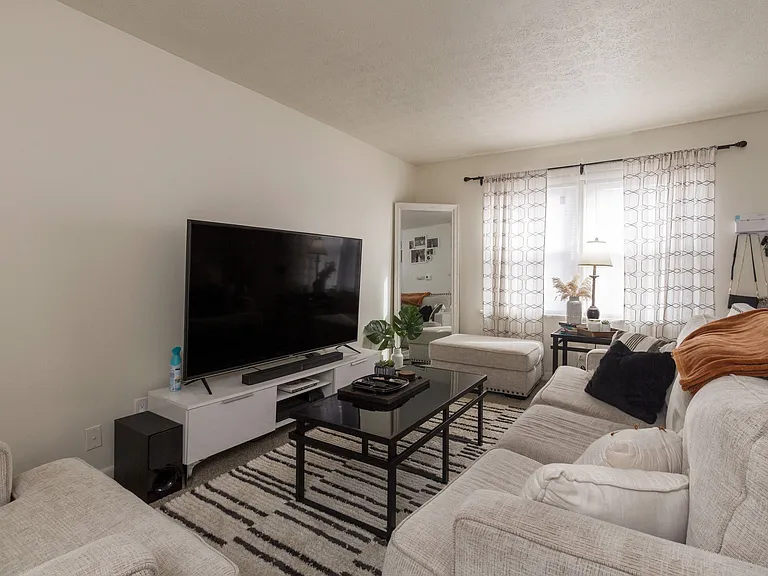 Hidden Creek | Townhouse | Living Room & Window View