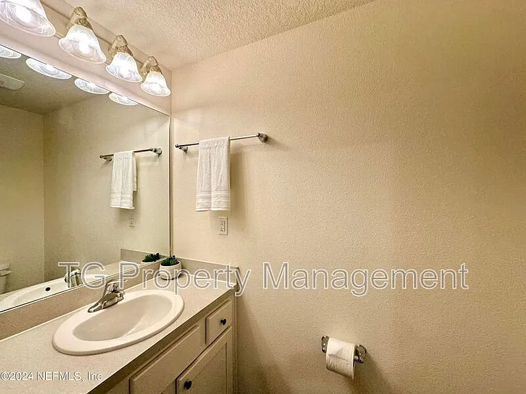 336 Aralia Ln — Photo 5