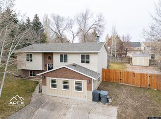 144 Spring Brook Dr, Evanston, WY 82930