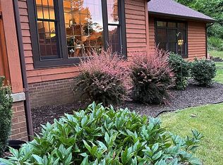 36 Brentwood Dr, North Hills, WV 26104