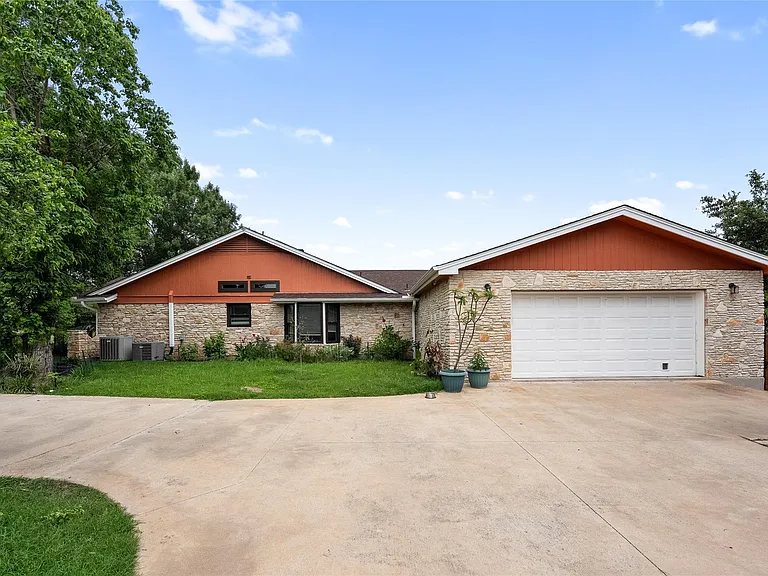301 Oak Ridge Rd — Photo 4