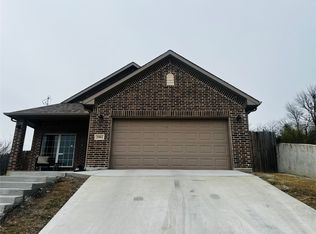 2901 NW 18th St, Fort Worth, TX 76106