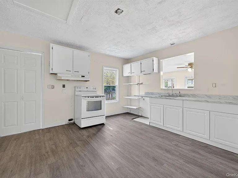 41 Rock Ridge Ave — Photo 10