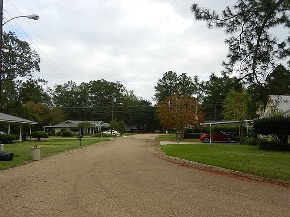 4th image of 3654 Hood Dr
