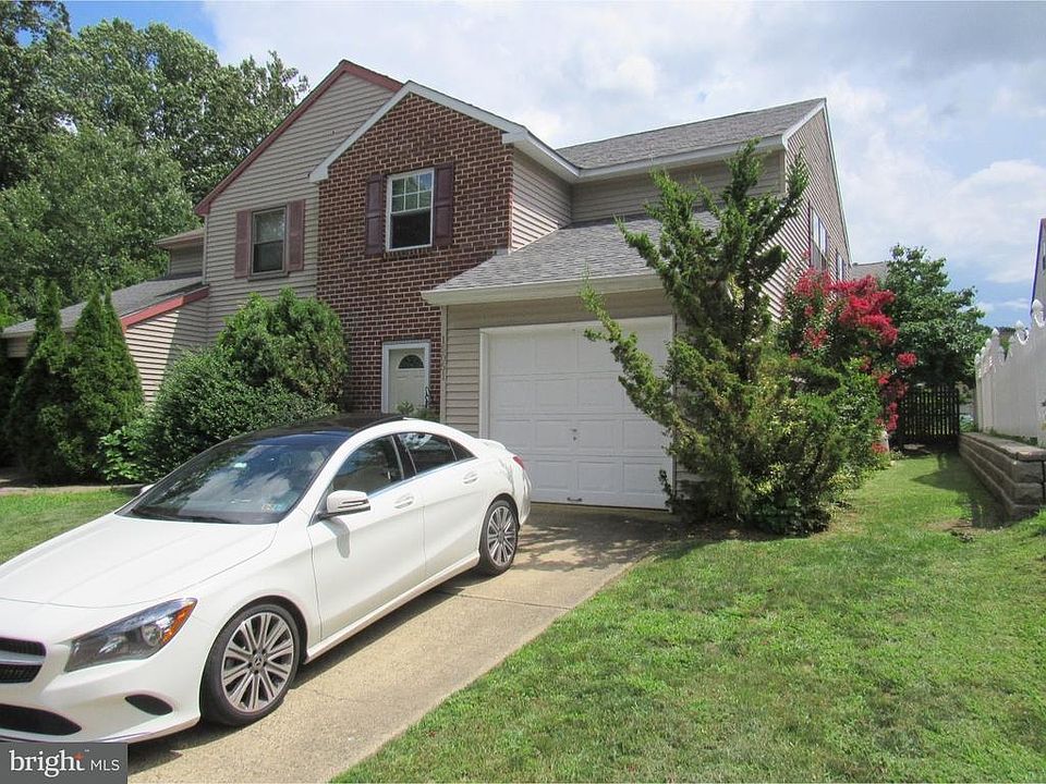 1st image of 15051 Liberty Ln