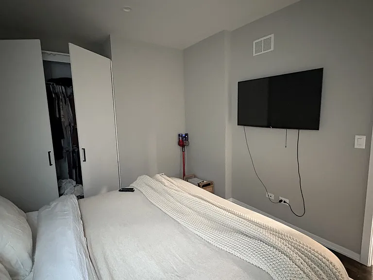 3673 N Elston Ave — Photo 35