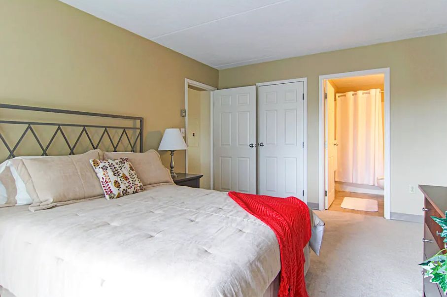 Unit bedroom