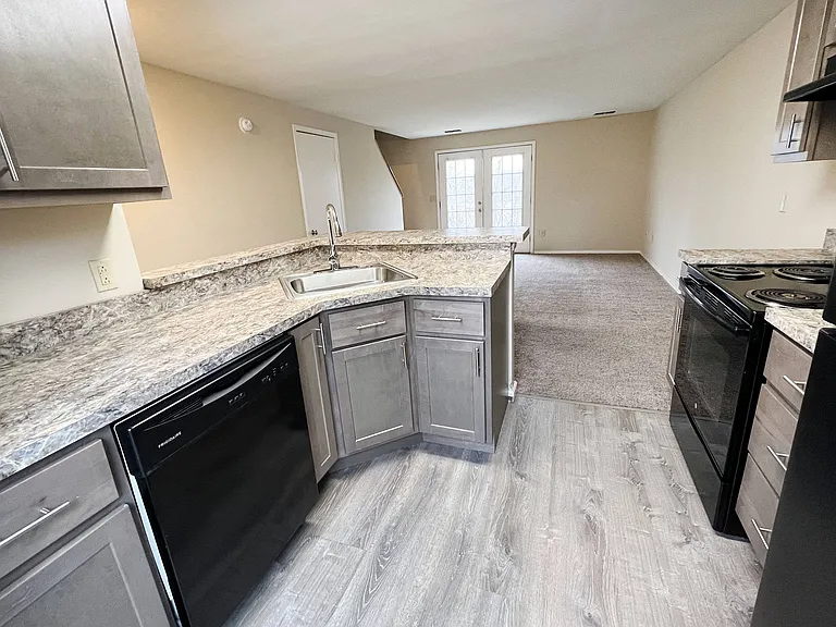 Woodhills Apartments — Photo 62
