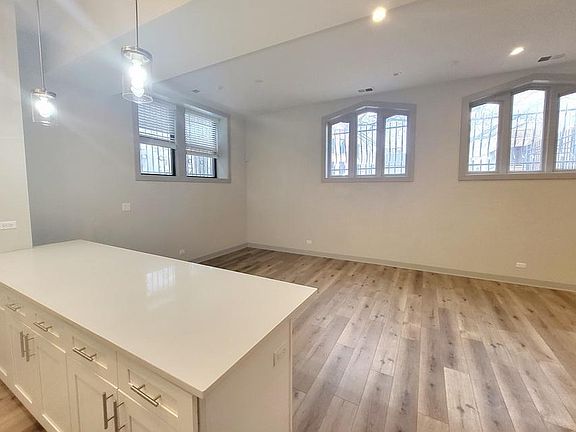 3rd image of 2901 W Logan Blvd #104