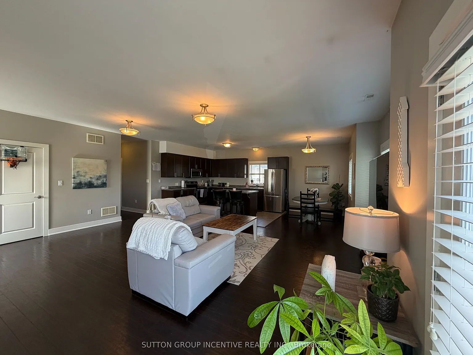 4 bed, $2,300 — Photo 3