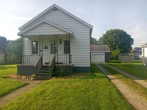 1816 Howard St — Photo 1