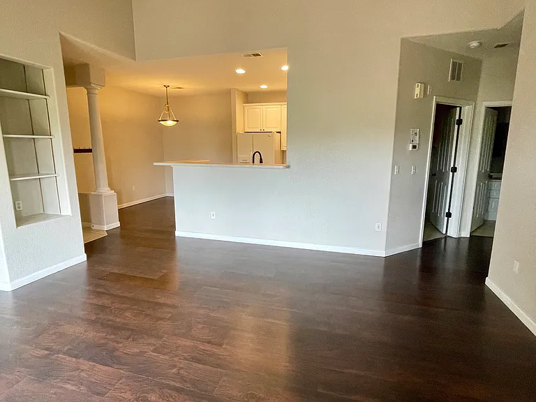 8412 S Holland Ct #303 — Photo 2