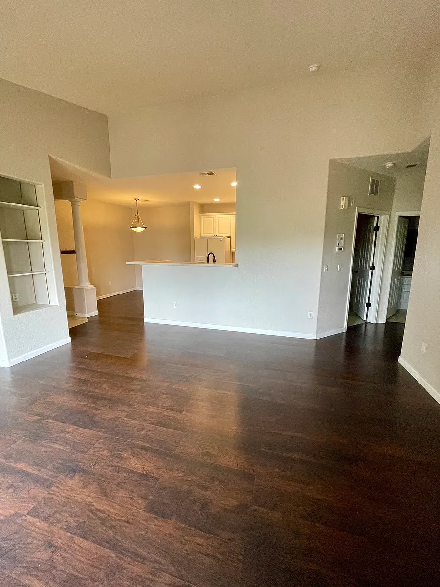 Building Photo - 8412 S Holland Ct #303