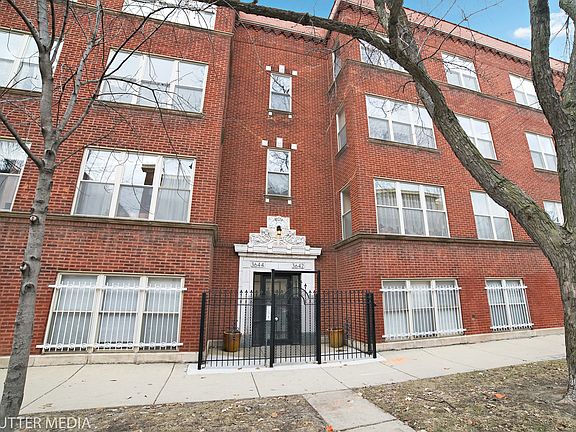 2nd image of 3644 W Leland Ave Unit 201
