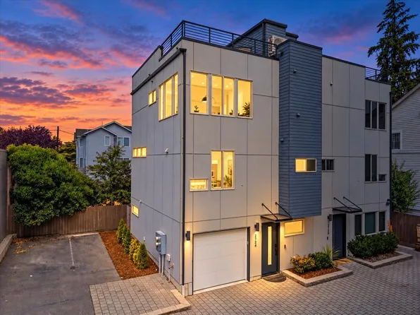 2724 NE 115th St, Seattle, WA 98125