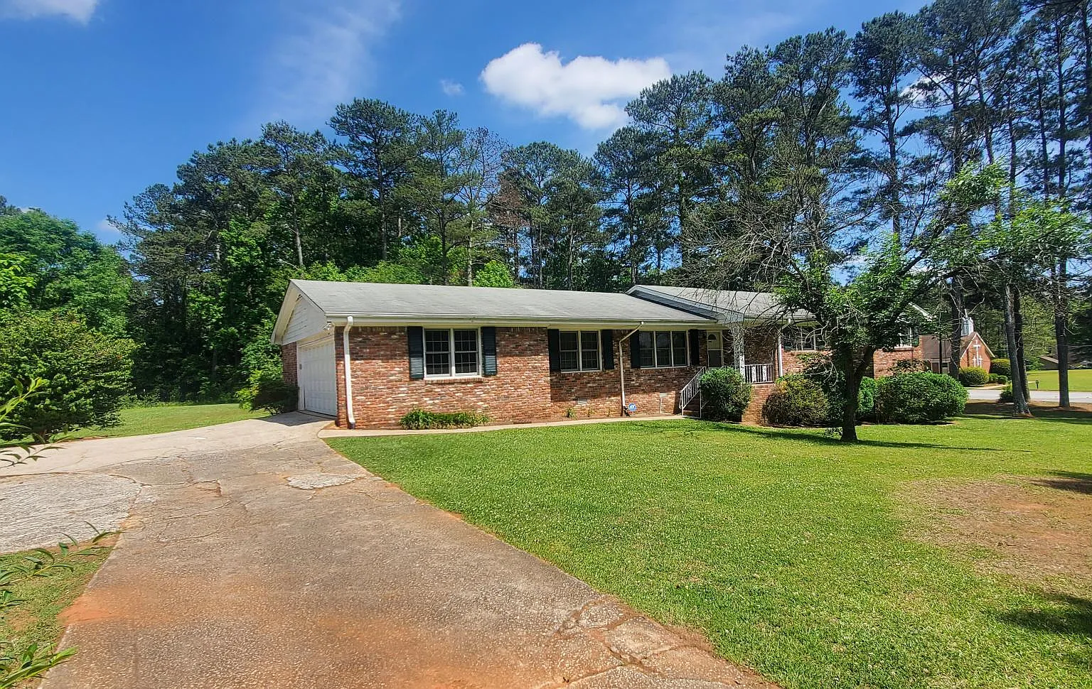 4 bed, $1,875 — Photo 2
