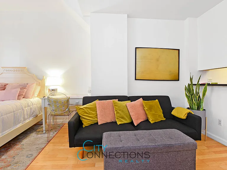 20 West St #4B — Photo 4