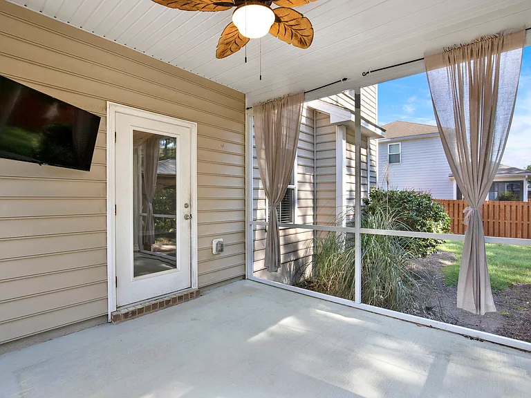 135 Bowridge Dr — Photo 11