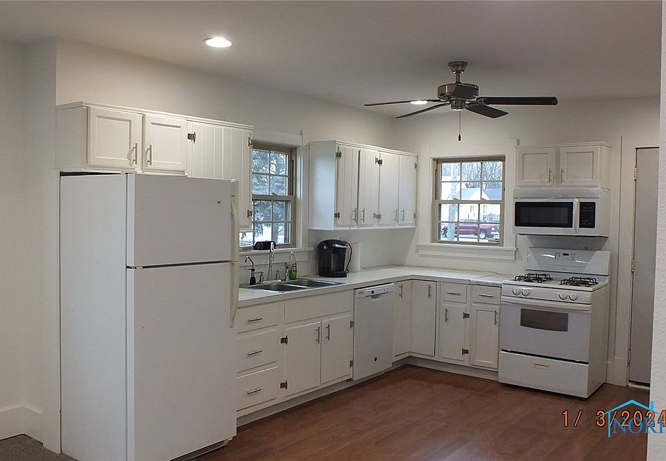 2301 Pickle Rd, Oregon, OH 43616 Zillow