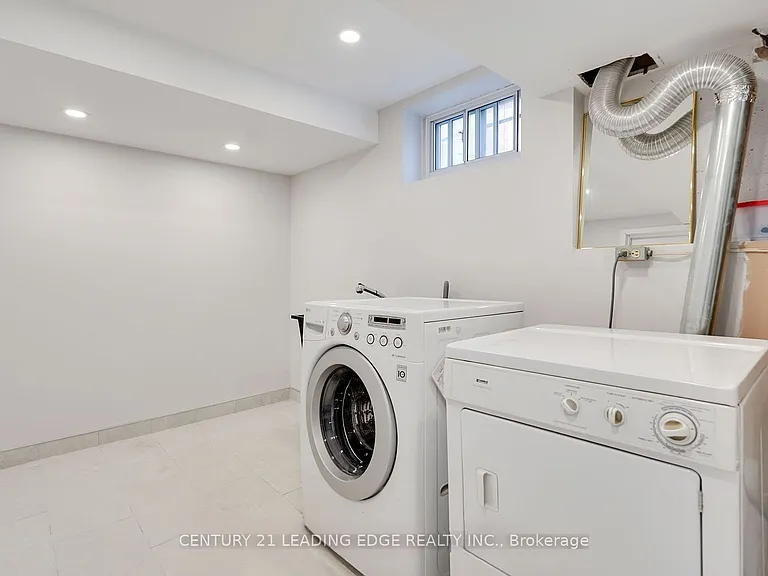 128 Admiral Rd #BASEMENT — Photo 15