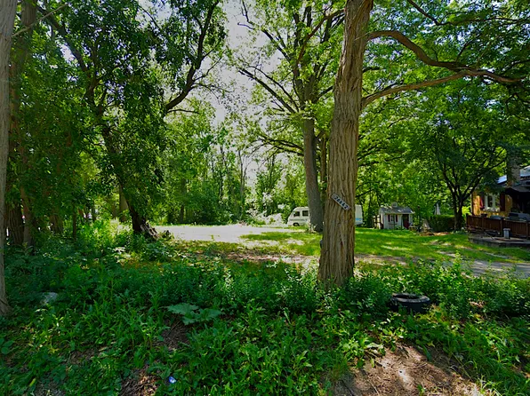 26642 N State Route 83, Mundelein, IL 60060